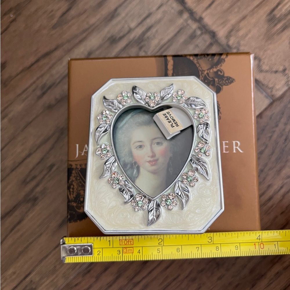 JAY STRONGWATER Duchess Heart Frame Cammy Crystal Pearl pristine condition. - Picture 6 of 13